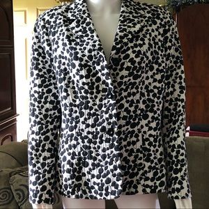 JONES WEAR Ladies Sz 16 Black & White Jacket. Quality material.